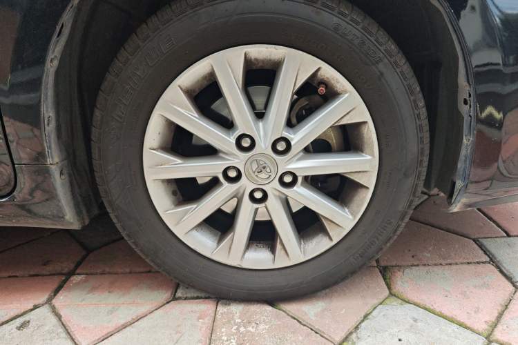 Used Toyota Camry 2015 2.0E Elite Edition Right Front Wheel Hub