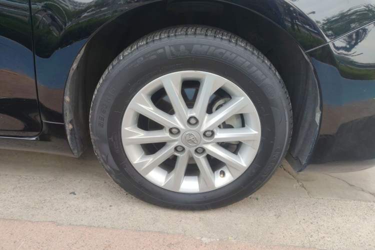 Used Toyota Camry 2015 2.0G Premier Edition Right Front Wheel Hub