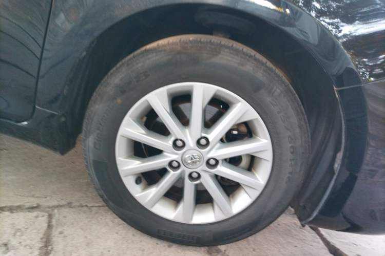 Used Toyota Camry 2015 2.0G Premier Edition Right Front Wheel Hub