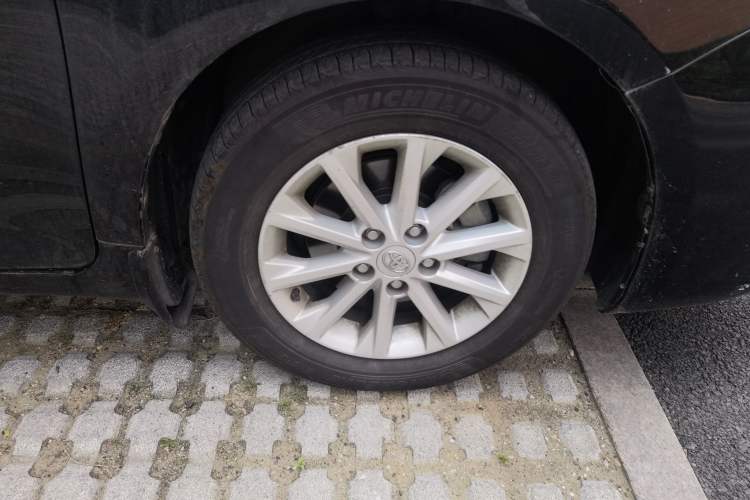 Used Toyota Camry 2015 2.0G Premier Edition Right Front Wheel Hub