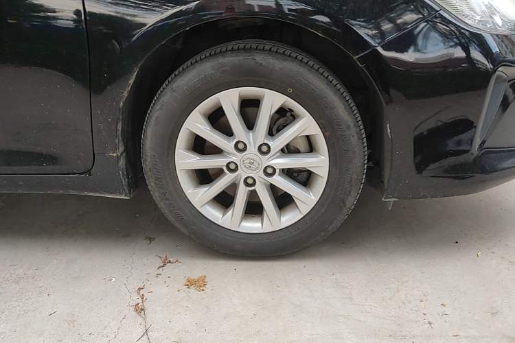 Used Toyota Camry 2015 2.0G Premier Edition Right Front Wheel Hub