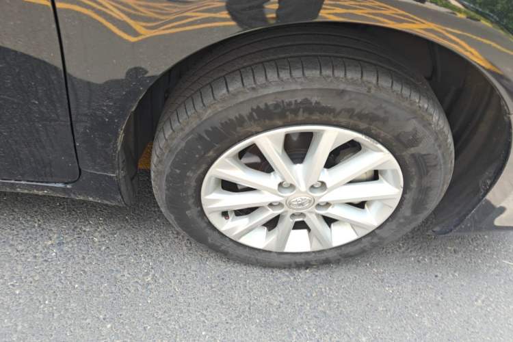 Used Toyota Camry 2015 2.0G Premier Edition Right Front Wheel Hub