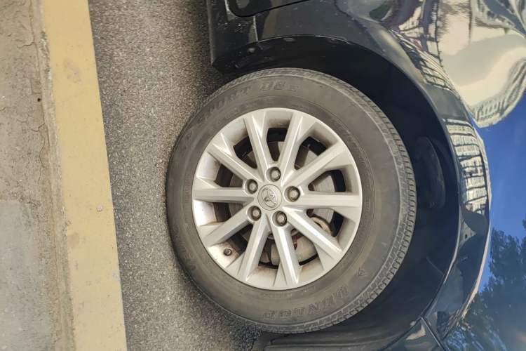 Used Toyota Camry 2015 2.0G Premier Edition Right Front Wheel Hub
