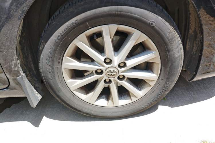 Used Toyota Camry 2015 2.0G Premier Edition Right Front Wheel Hub