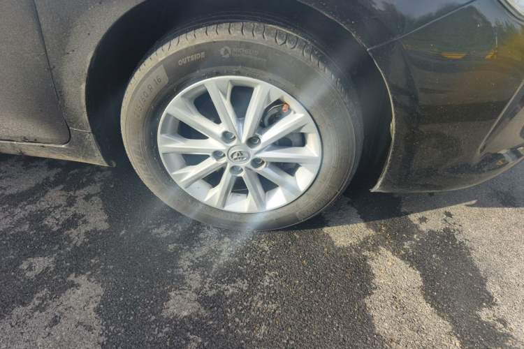 Used Toyota Camry 2015 Dual-Engine 2.5 HG Luxury Navigation Edition Right Front Wheel Hub