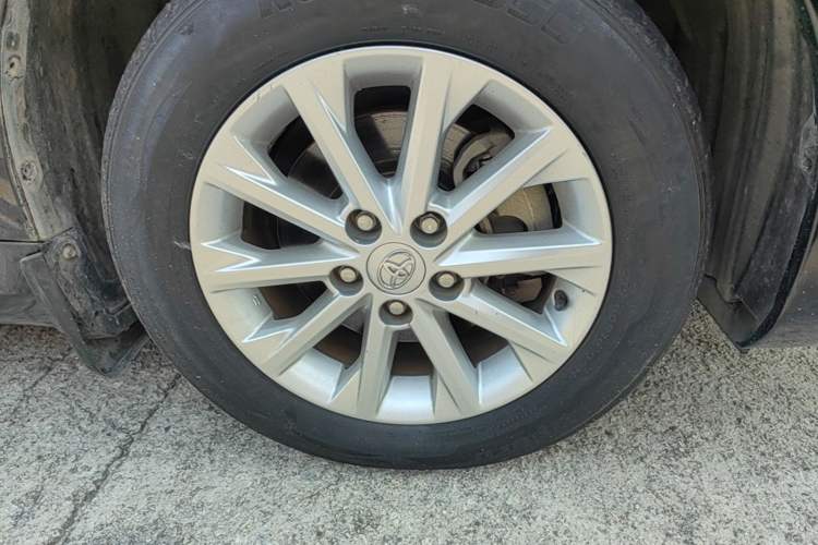 Used Toyota Camry 2015 Dual-Engine 2.5 HG Luxury Navigation Edition Right Front Wheel Hub