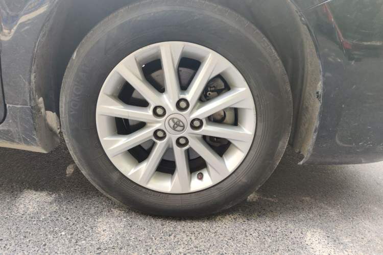 Used Toyota Camry 2015 2.0G Premier Edition Right Front Wheel Hub
