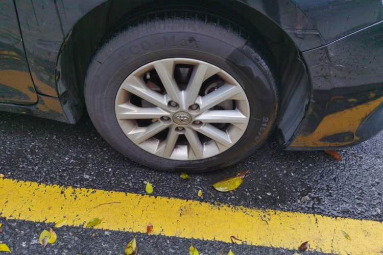 Used Toyota Camry 2015 2.0G Premier Edition Right Front Wheel Hub