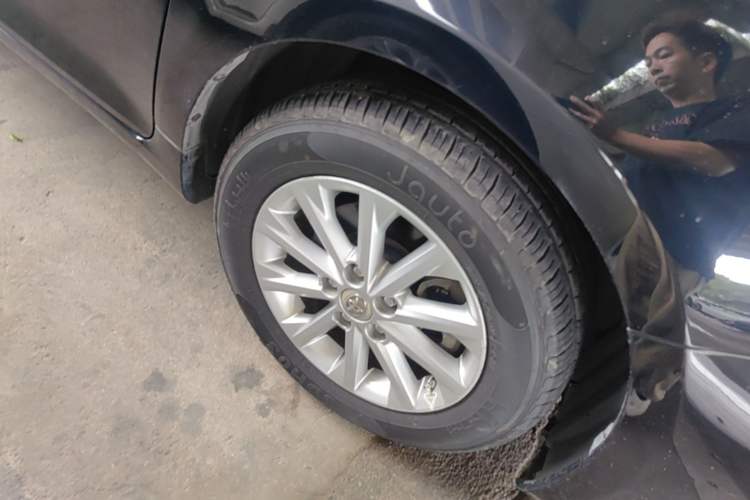 Used Toyota Camry 2015 2.0G Premier Edition Right Front Wheel Hub