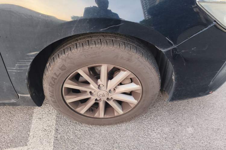 Used Toyota Camry 2015 2.0G Premier Edition Right Front Wheel Hub