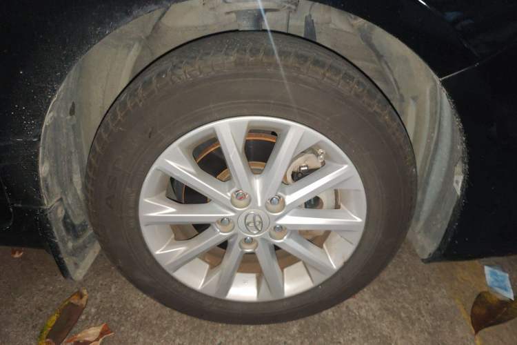 Used Toyota Camry 2015 2.0G Premier Edition Right Front Wheel Hub