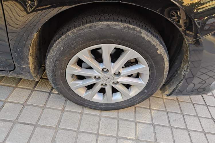 Used Toyota Camry 2015 2.0G Premier Edition Right Front Wheel Hub