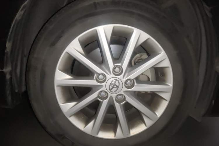 Used Toyota Camry 2015 2.0G Premier Edition Right Front Wheel Hub