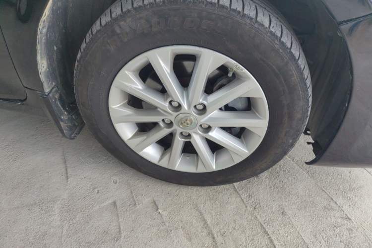 Used Toyota Camry 2015 2.0G Premier Edition Right Front Wheel Hub