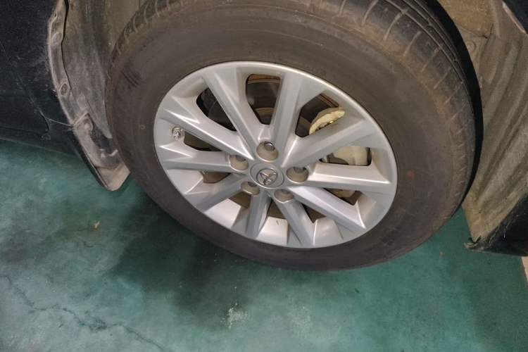 Used Toyota Camry 2015 Dual-Engine 2.5 HG Luxury Navigation Edition Right Front Wheel Hub