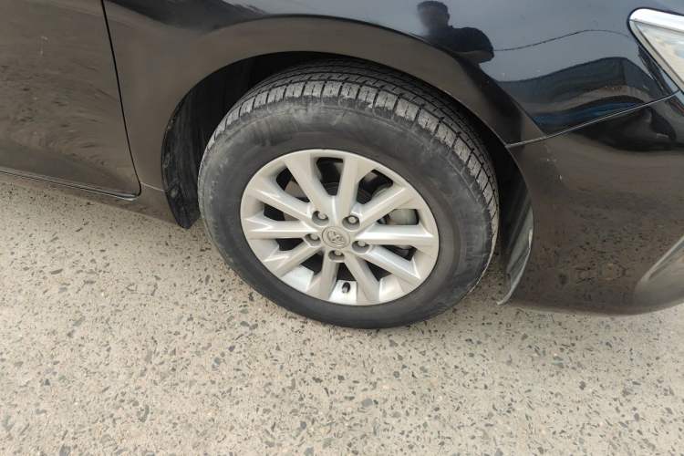 Used Toyota Camry 2015 2.0E Elite Edition Right Front Wheel Hub