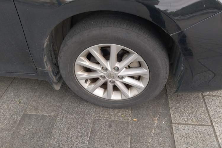 Used Toyota Camry 2015 2.0G Premier Edition Right Front Wheel Hub