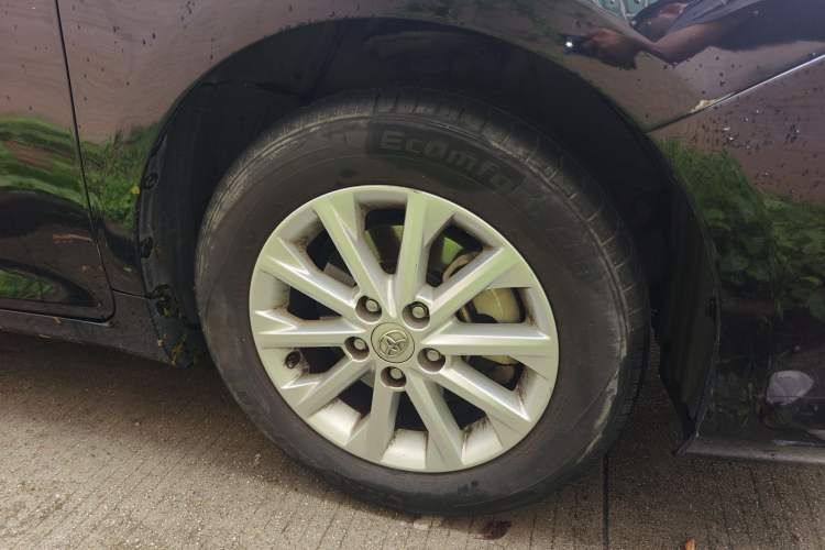 Used Toyota Camry 2015 2.0G Premier Edition Right Front Wheel Hub