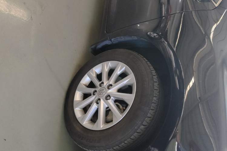 Used Toyota Camry 2015 2.0G Premier Edition Right Front Wheel Hub