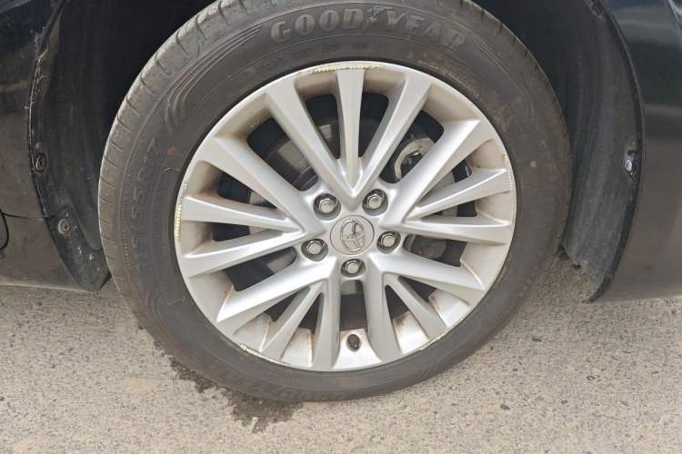 Used Toyota Camry 2015 2.5G Luxury Navigation Edition Right Front Wheel Hub