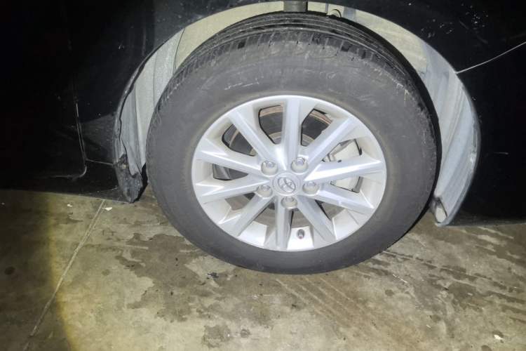 Used Toyota Camry 2015 2.0G Premier Edition Right Front Wheel Hub