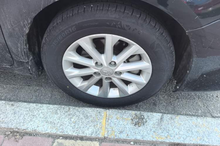 Used Toyota Camry 2015 2.0G Premier Edition Right Front Wheel Hub