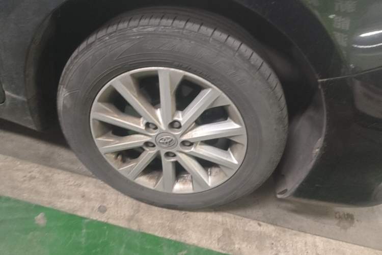 Used Toyota Camry 2015 2.0G Premier Edition Right Front Wheel Hub
