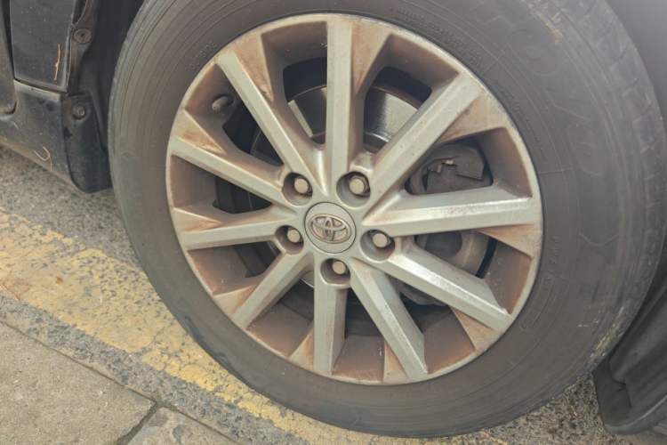 Used Toyota Camry 2015 2.0G Premier Edition Right Front Wheel Hub