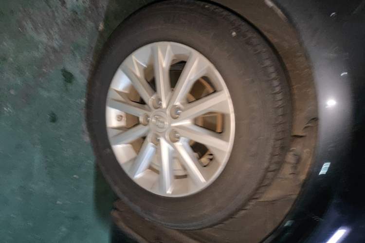 Used Toyota Camry 2015 2.0G Premier Edition Right Front Wheel Hub