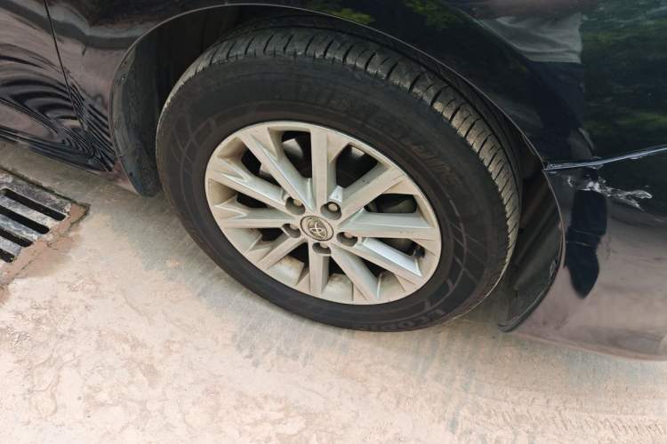 Used Toyota Camry 2015 2.0G Premier Edition Right Front Wheel Hub