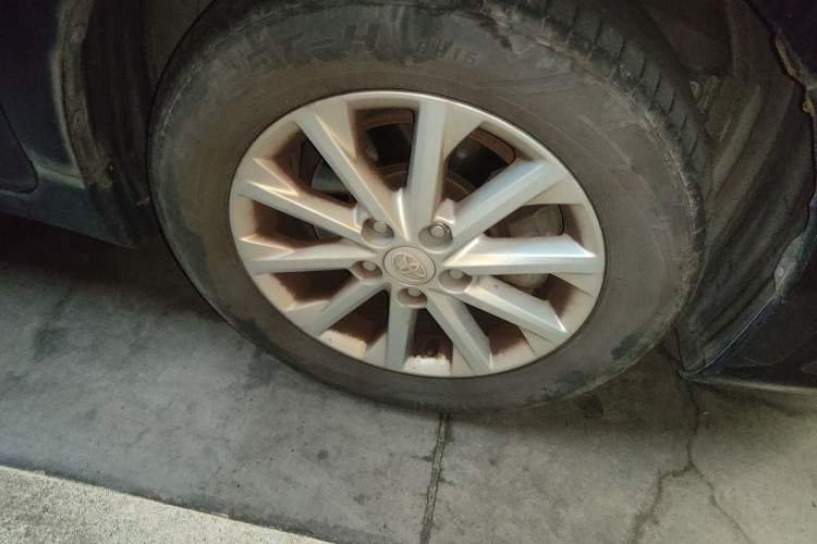 Used Toyota Camry 2015 2.0G Premier Edition Right Front Wheel Hub