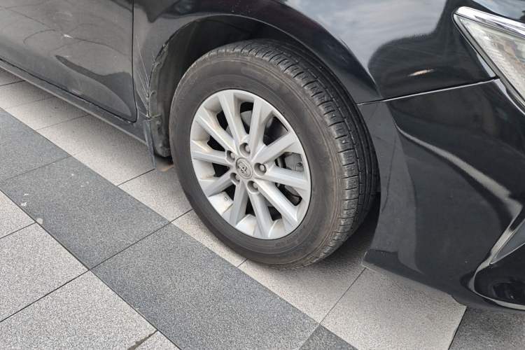 Used Toyota Camry 2015 2.0G Premier Edition Right Front Wheel Hub