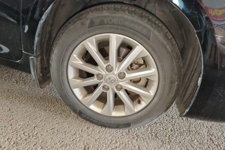 Used Toyota Camry 2015 2.0G Premier Edition Right Front Wheel Hub