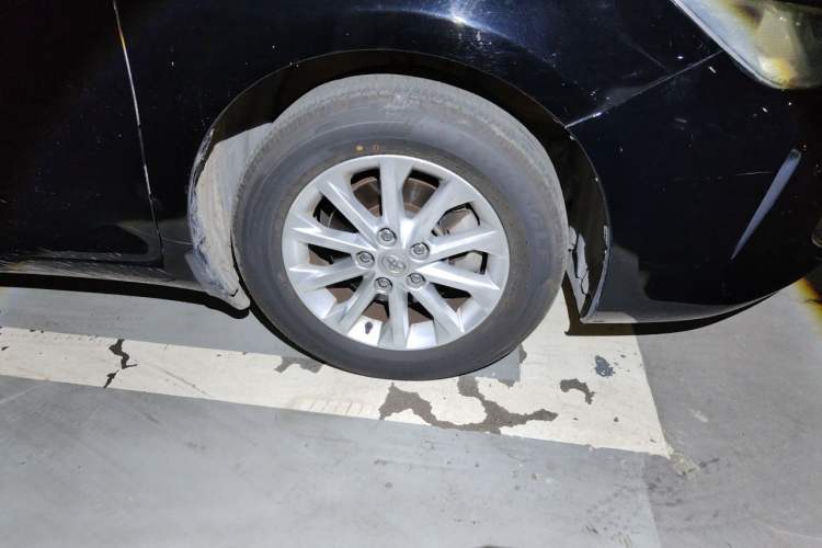 Used Toyota Camry 2015 2.0G Premier Edition Right Front Wheel Hub