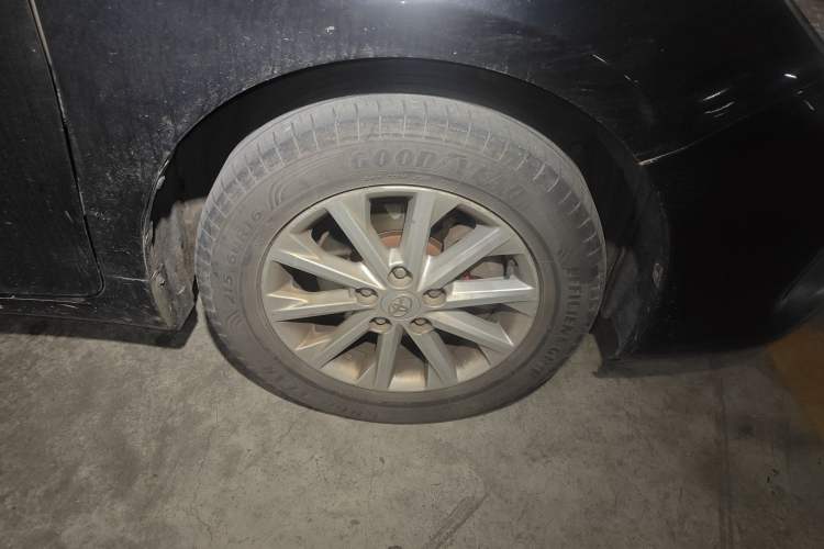 Used Toyota Camry 2015 2.0G Premier Edition Right Front Wheel Hub