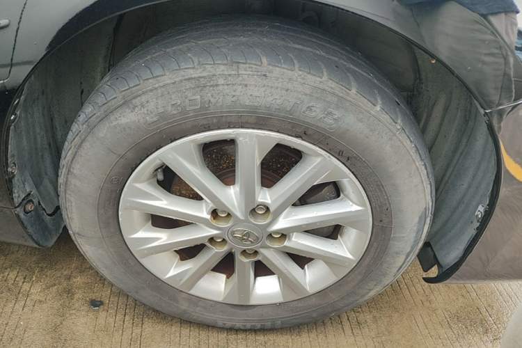 Used Toyota Camry 2015 2.0G Premier Edition Right Front Wheel Hub