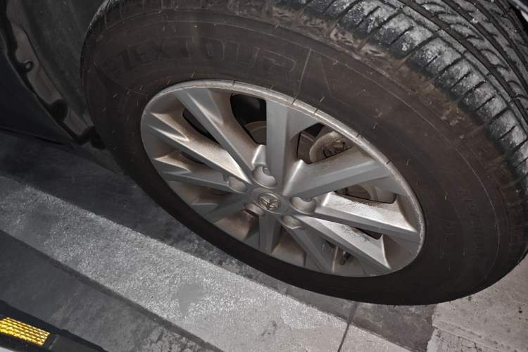 Used Toyota Camry 2015 2.0G Premier Edition Right Front Wheel Hub