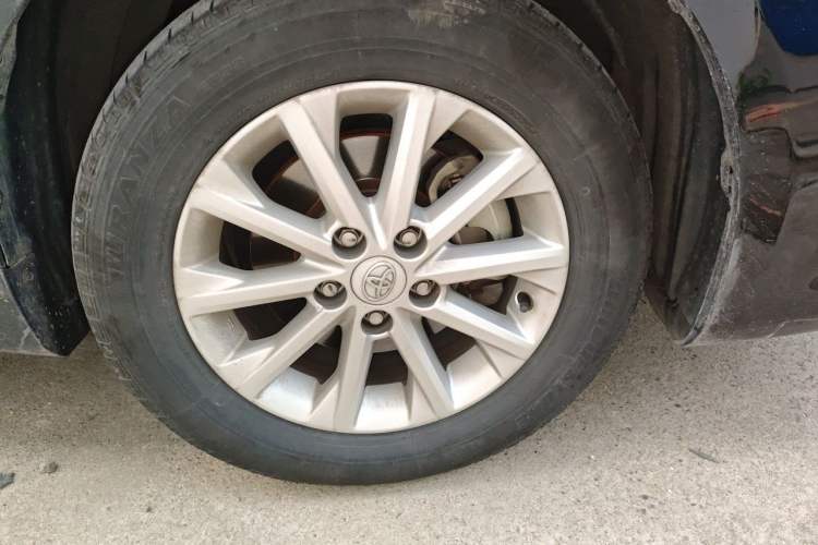 Used Toyota Camry 2015 Dual-Engine 2.5 HG Luxury Navigation Edition Right Front Wheel Hub