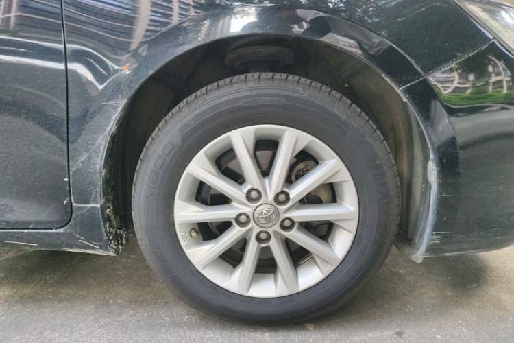 Used Toyota Camry 2015 2.0G Premier Edition Right Front Wheel Hub