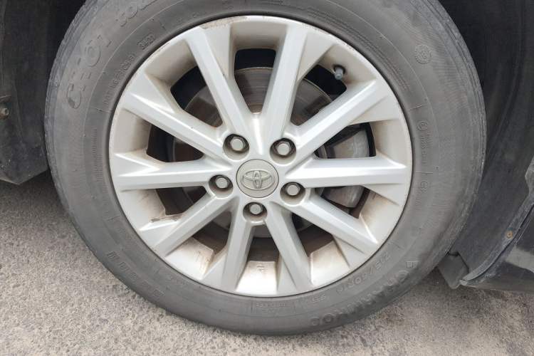 Used Toyota Camry 2015 2.0G Premier Edition Right Front Wheel Hub