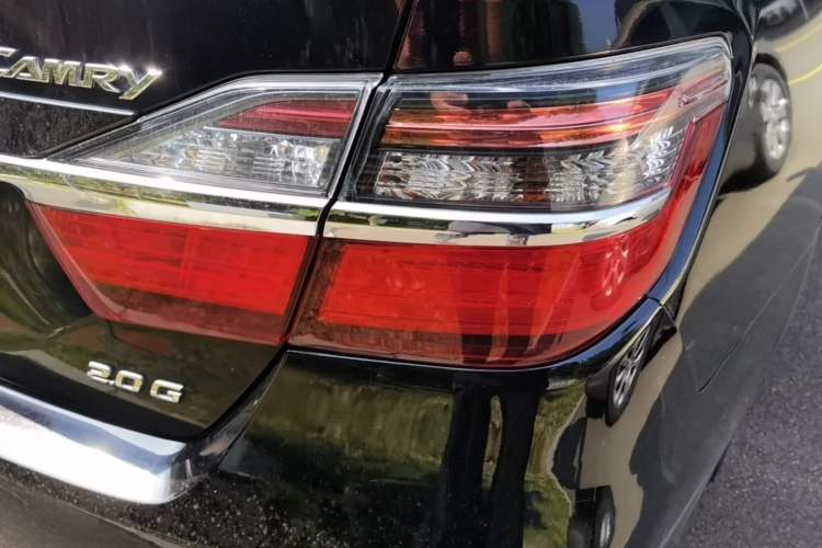 Used Toyota Camry 2015 2.0G Premier Edition Right Rear Taillight
