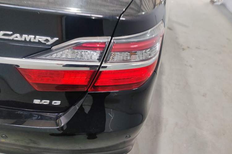 Used Toyota Camry 2015 2.0G Premier Edition Right Rear Taillight
