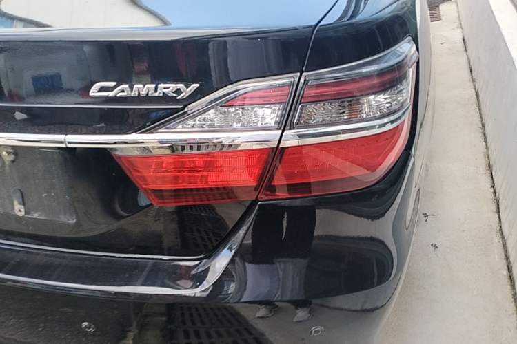 Used Toyota Camry 2015 2.0E Elite Edition Right Rear Taillight
