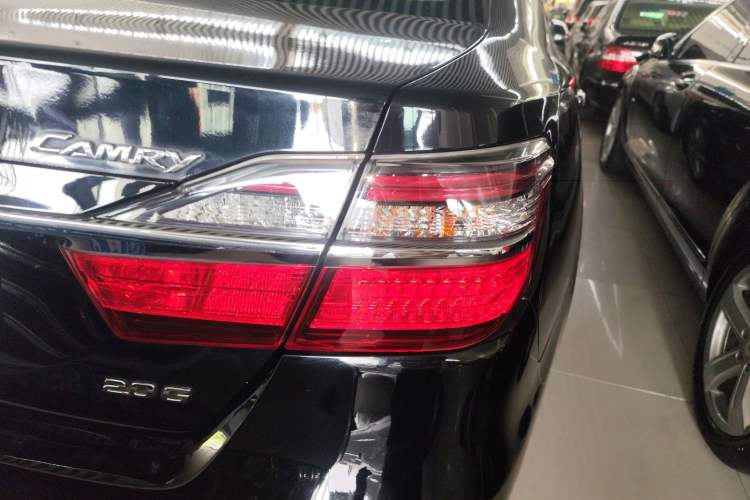 Used Toyota Camry 2015 2.0G Premier Edition Right Rear Taillight