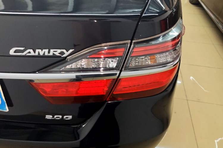 Used Toyota Camry 2015 2.0G Premier Edition Right Rear Taillight