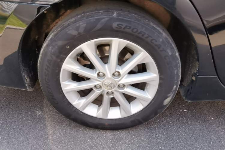 Used Toyota Camry 2015 2.0G Premier Edition Right Rear Wheel Hub
