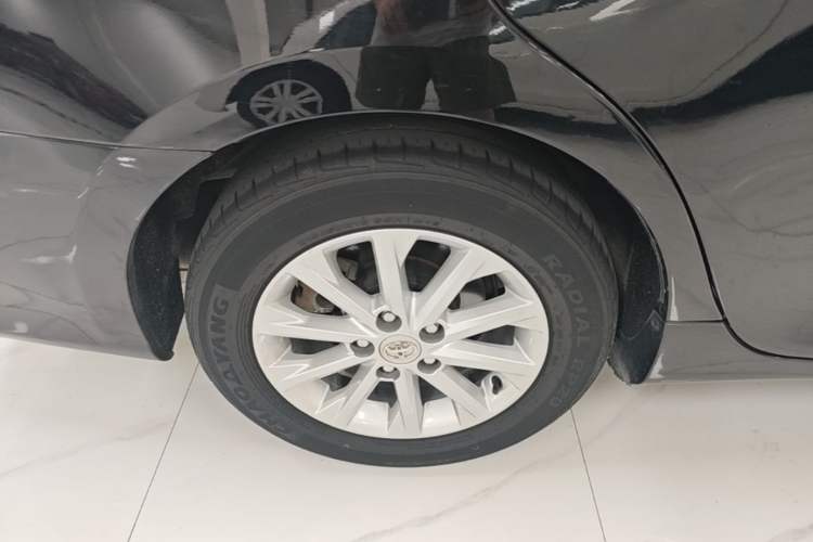 Used Toyota Camry 2015 2.0E Elite Edition Right Rear Wheel Hub