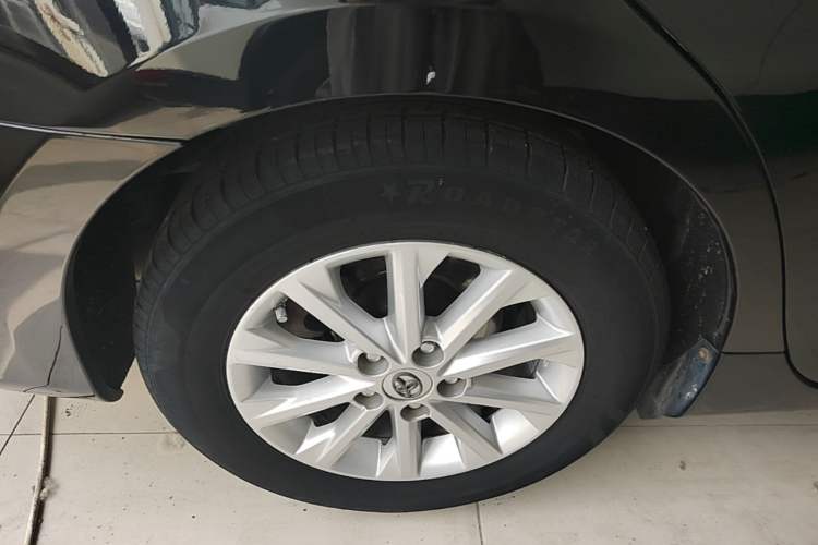 Used Toyota Camry 2015 2.0G Premier Edition Right Rear Wheel Hub