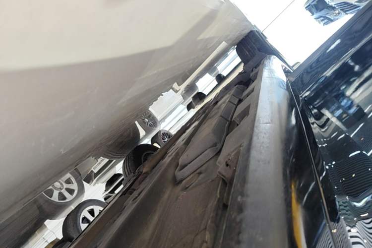 Used Toyota Camry 2015 2.0G Premier Edition Right Side Sill