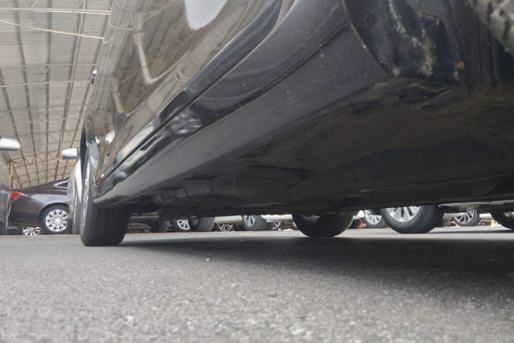 Used Toyota Camry 2015 2.0G Premier Edition Right Side Sill